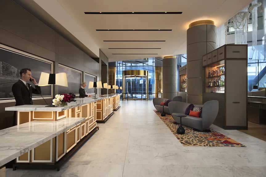 Sofitel Sydney Darling Harbour — vibe