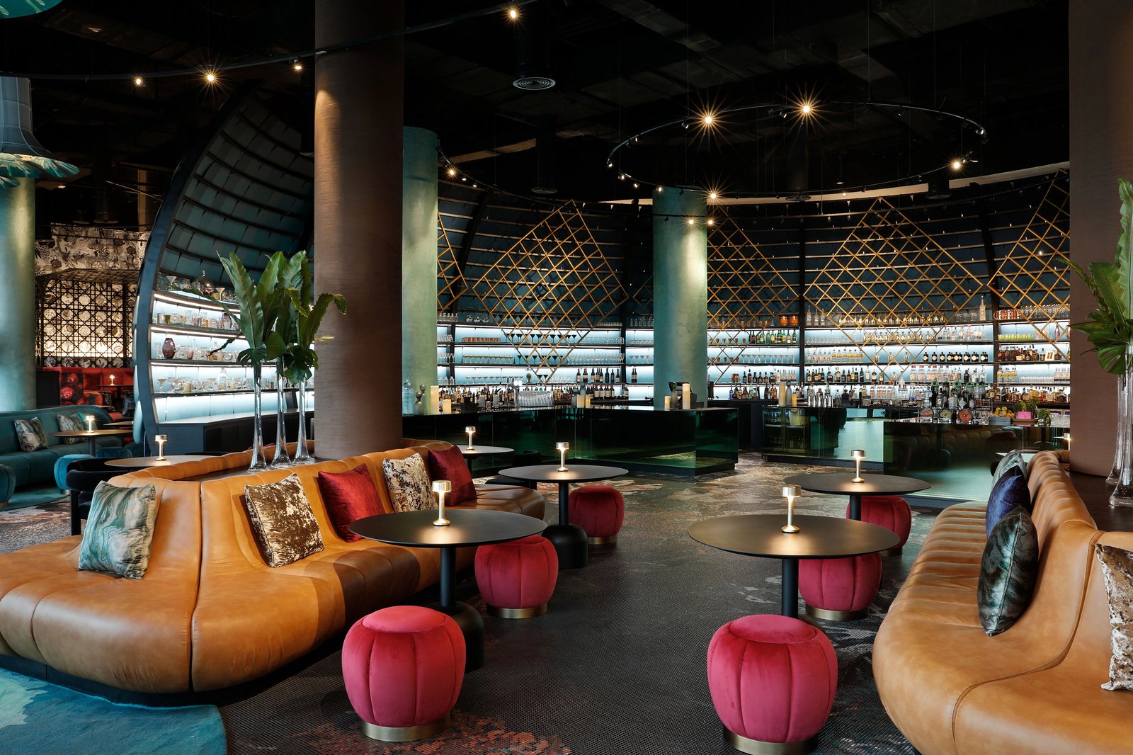 W Abu Dhabi - Yas Island, at the table