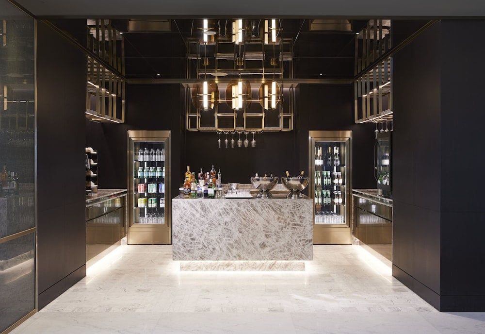 Grand InterContinental Seoul Parnas, at the table