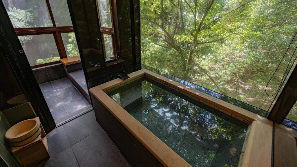 Treeful Treehouse, the spa