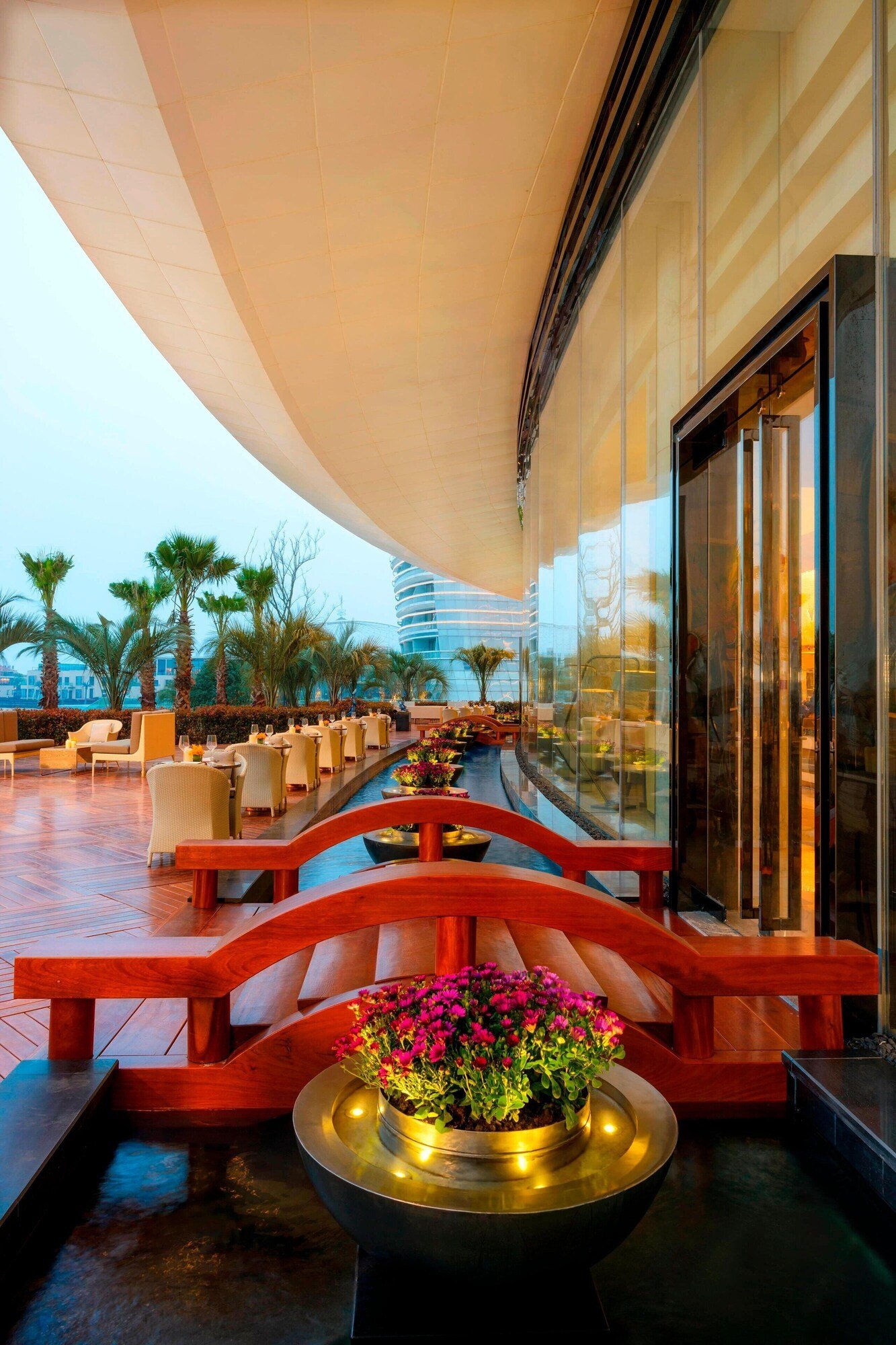 Sheraton Huzhou Hot Spring Resort, at the table