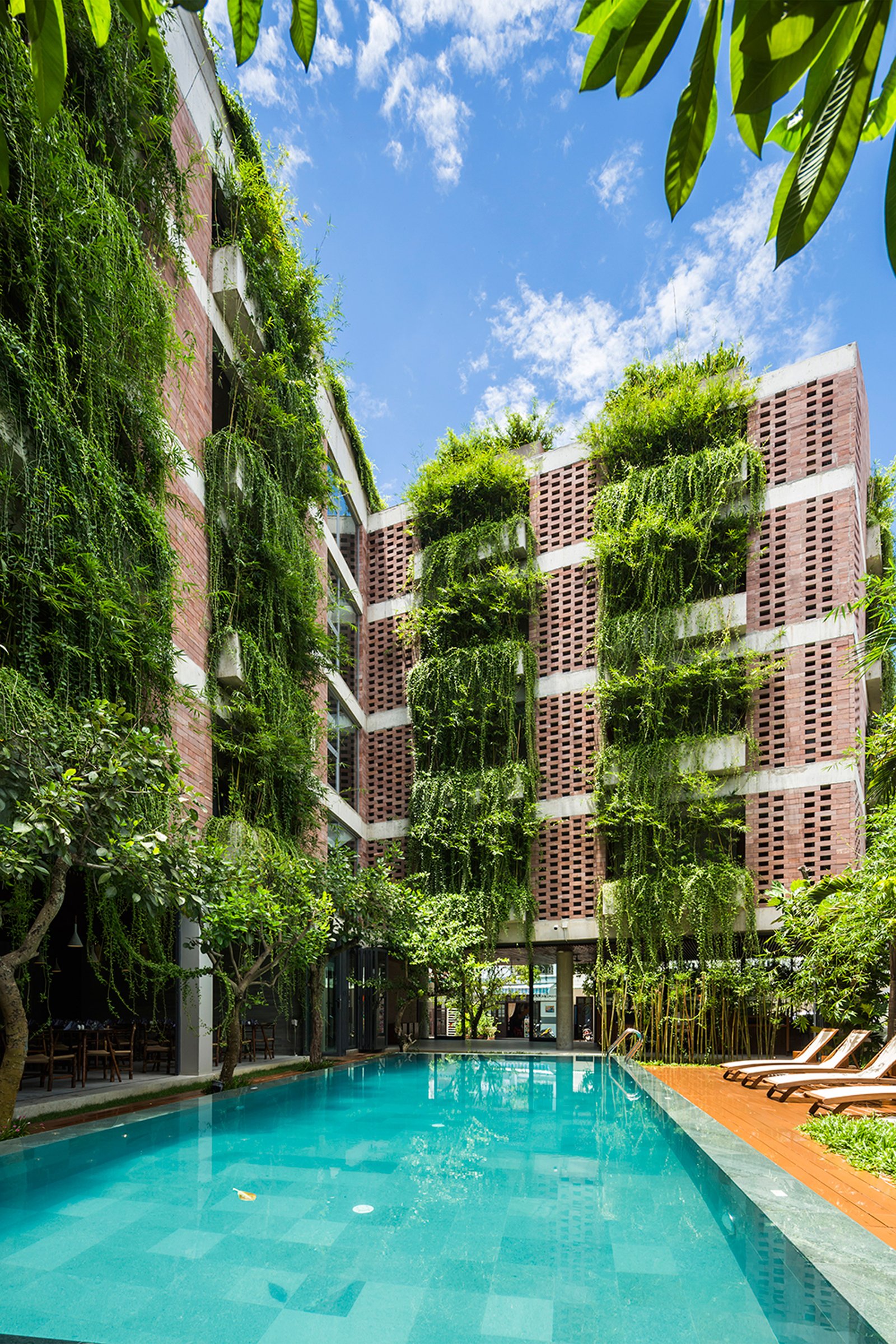 Atlas Hotel, the pool