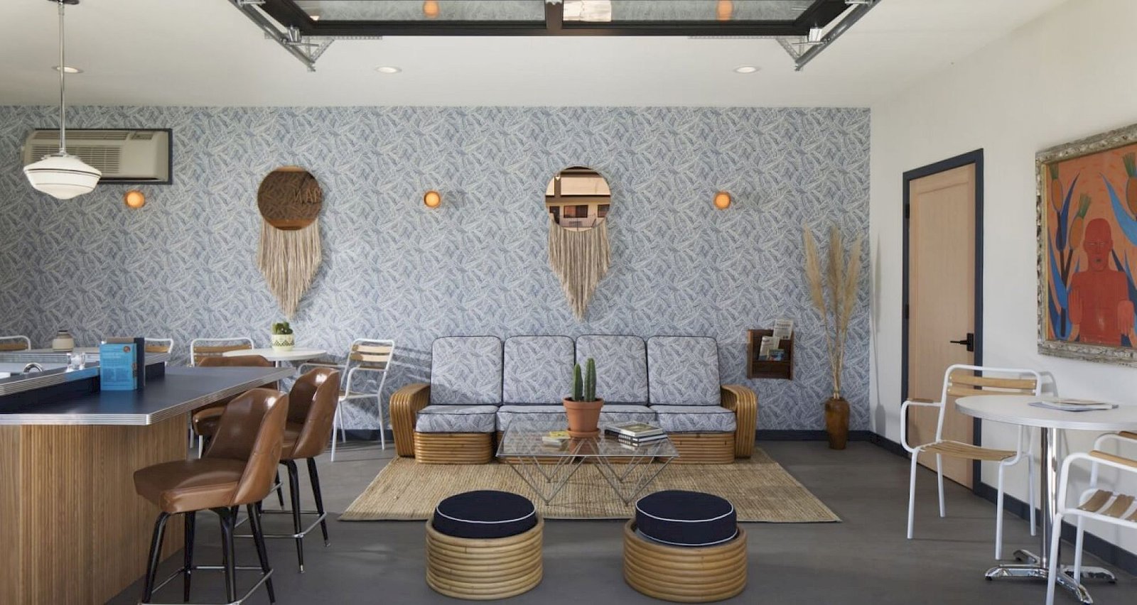 The Sandman Santa Rosa Sonoma, an Ascend Collection Hotel, pool house & bar