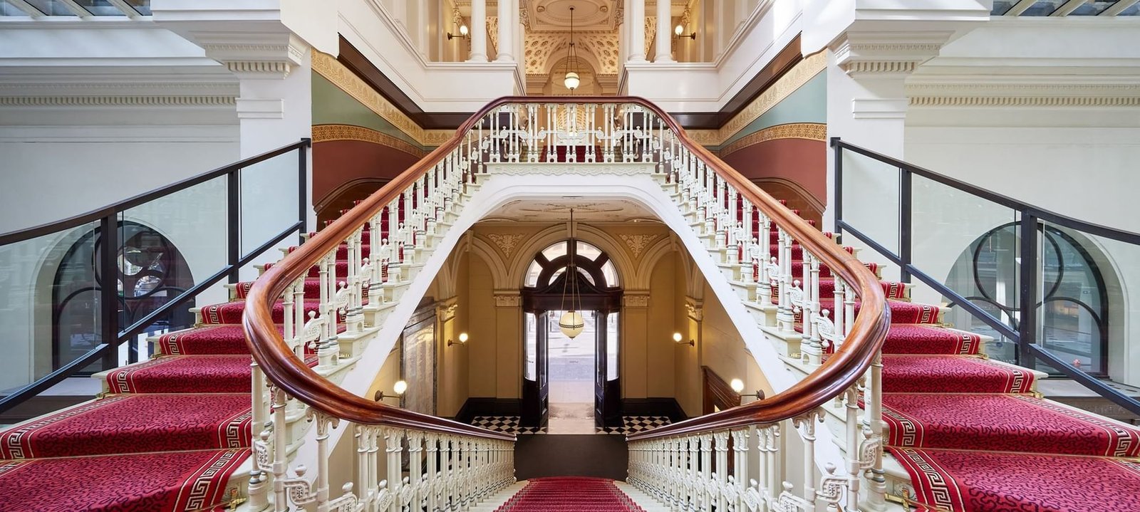 The Fullerton Hotel Sydney — vibe
