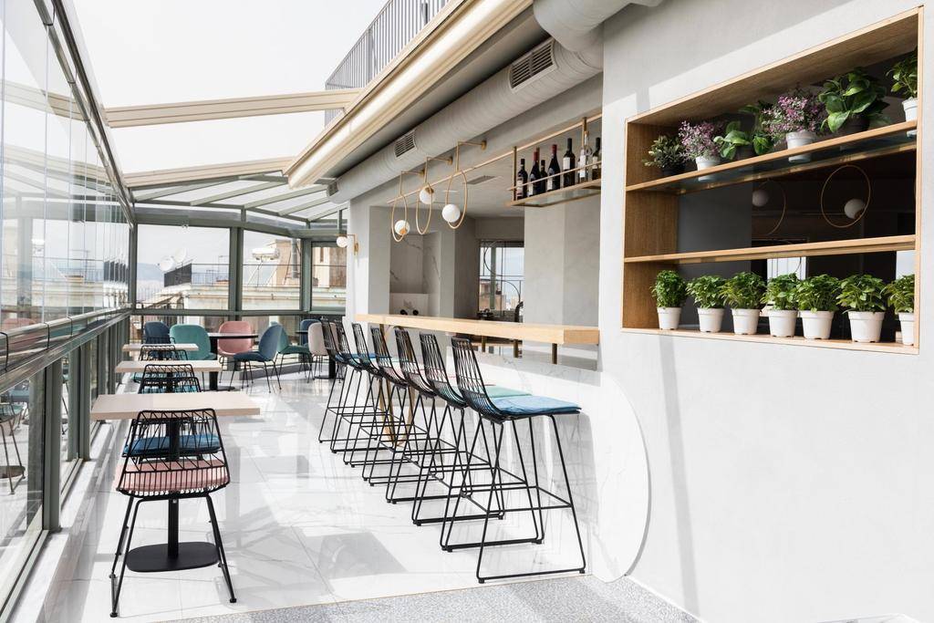 Evripides Hotel, 7th floor bar