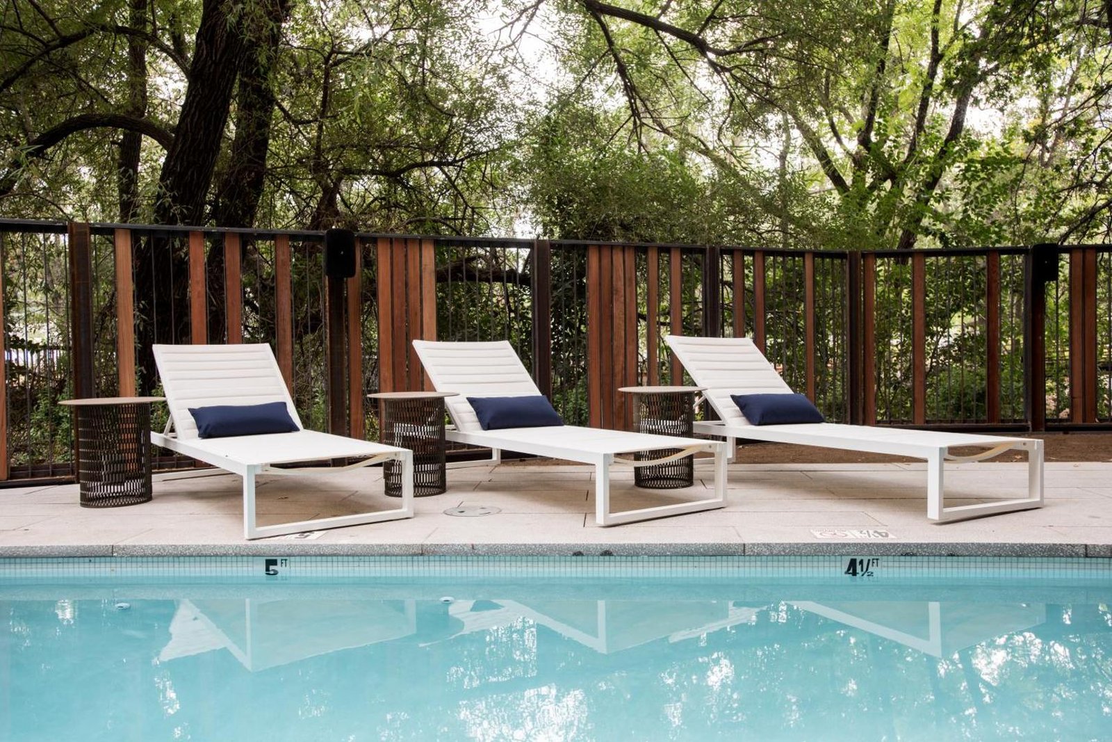 Harmon Guest House, the pool