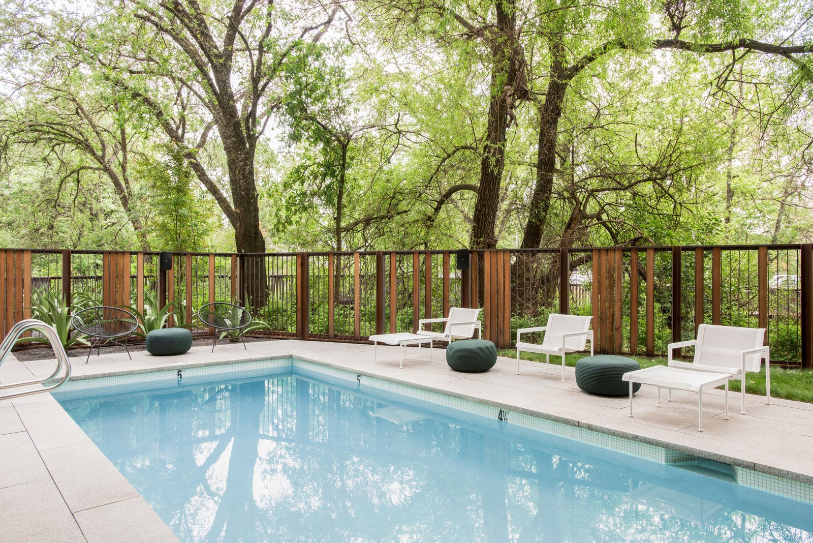 Harmon Guest House, the pool