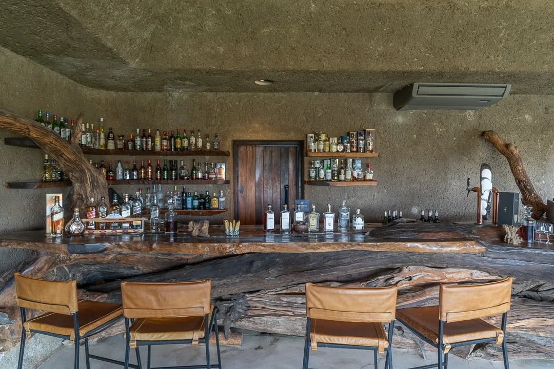 Sabi Sabi Earth Lodge, main bar and lounge