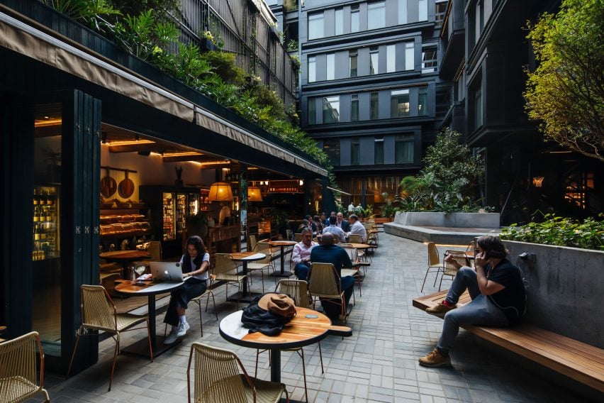 The Click Clack Hotel Medellín, courtyard cafe