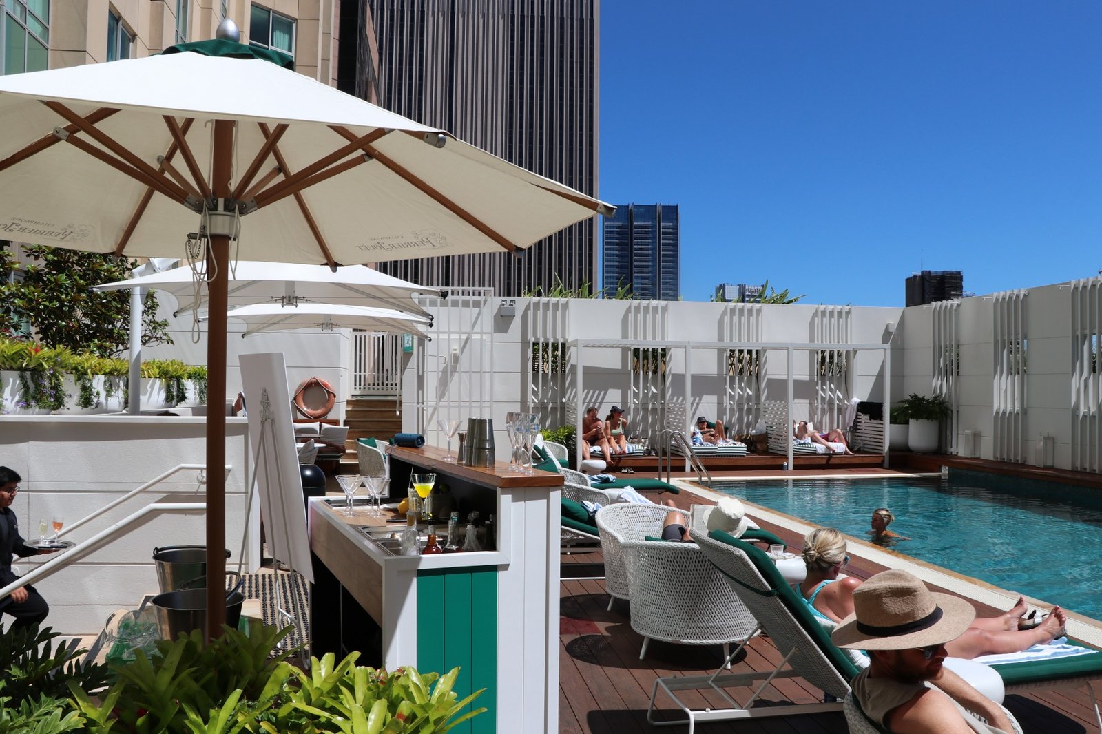 Swissôtel Sydney — vibe