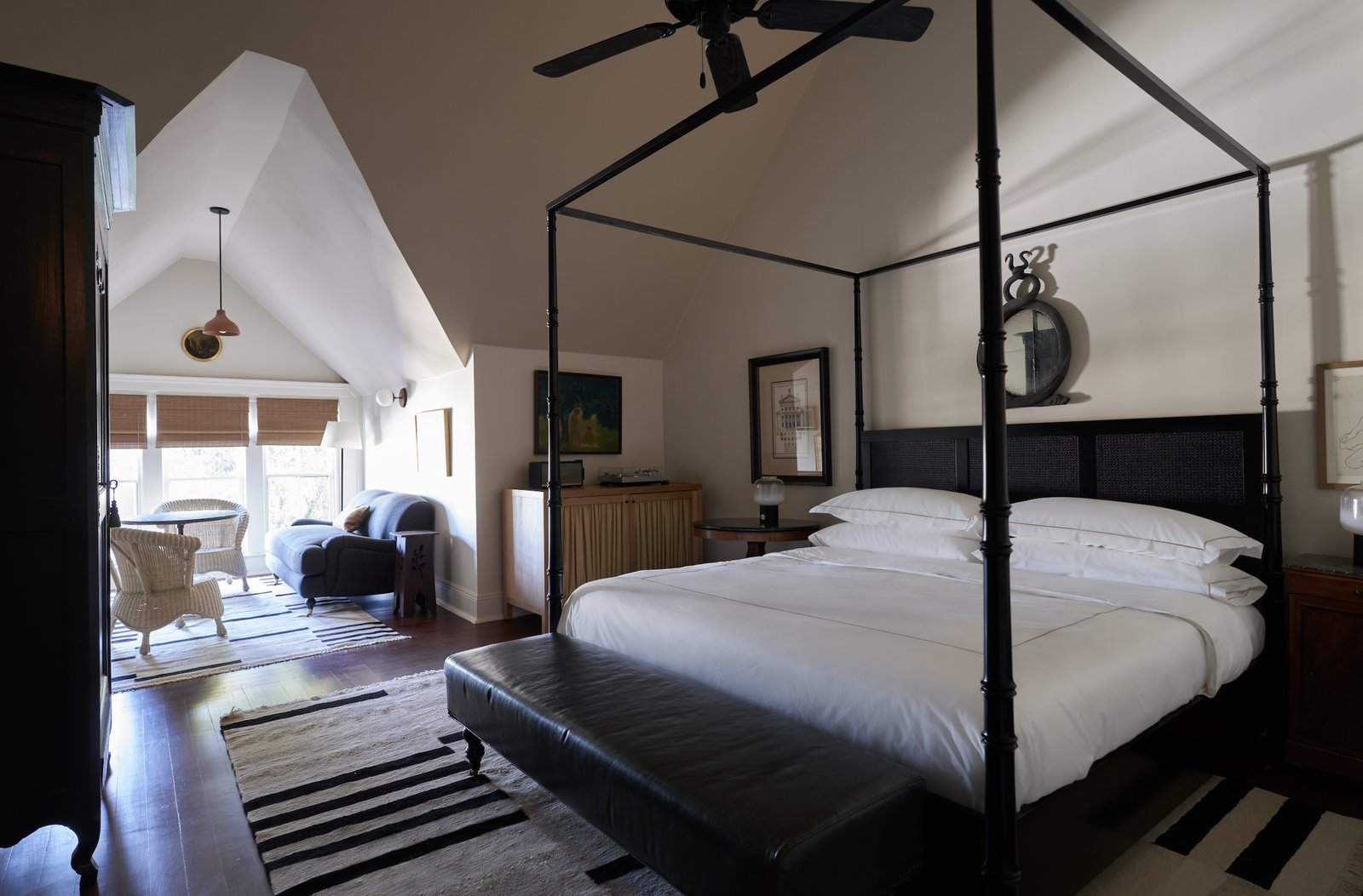 The Chloe, rooms