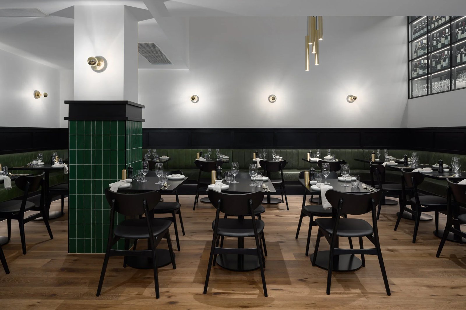 Victoria Hotel, mister munro restaurant & bar