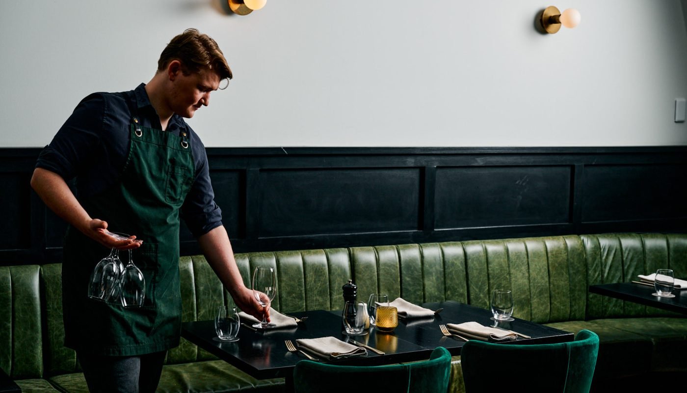 Victoria Hotel, mister munro restaurant & bar