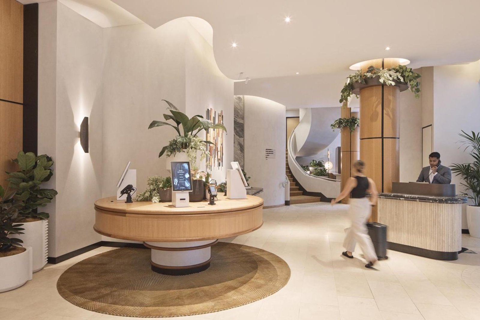 Rydges Australia Square — vibe