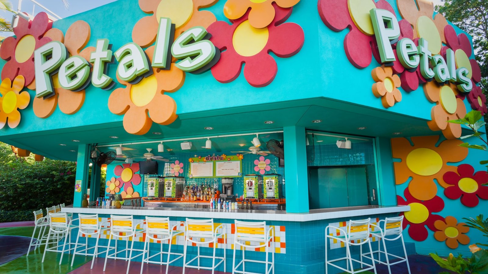 Disney's Pop Century Resort, petals pool bar