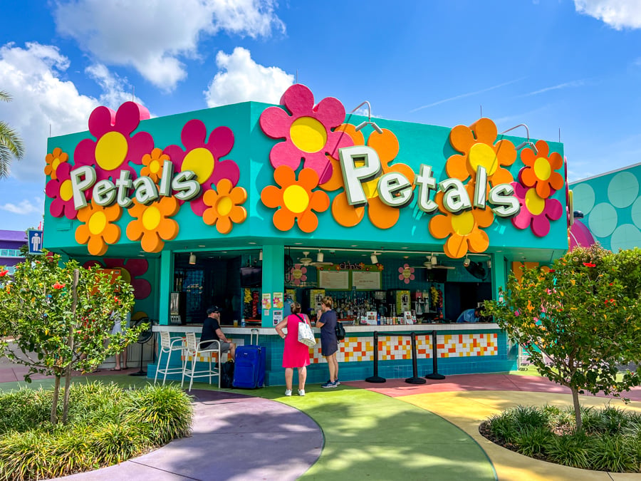 Disney's Pop Century Resort, petals pool bar