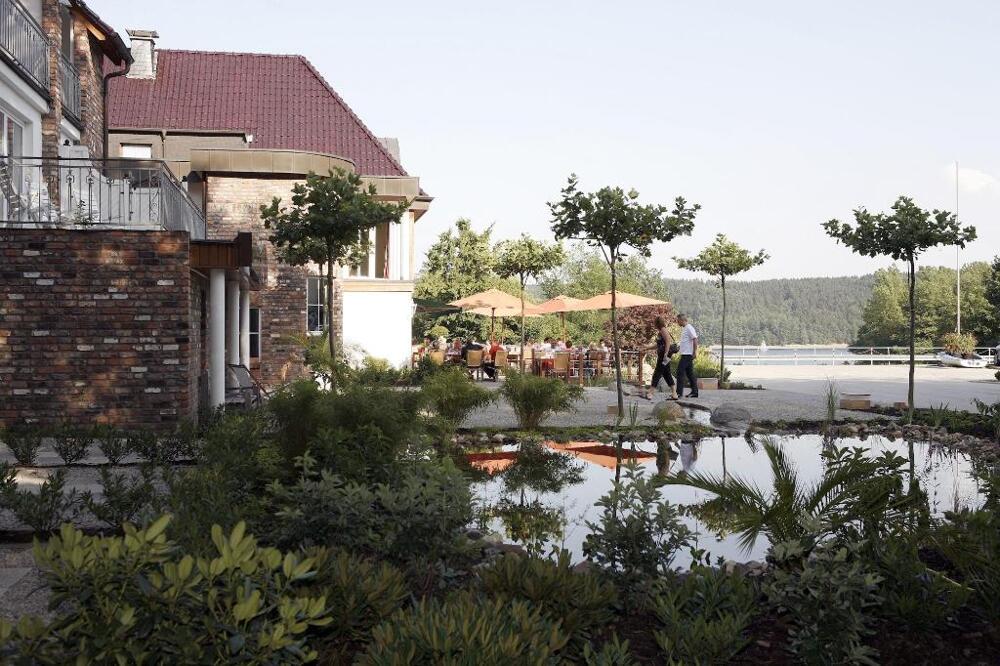 Hotel & Restaurant Seegarten, at the table