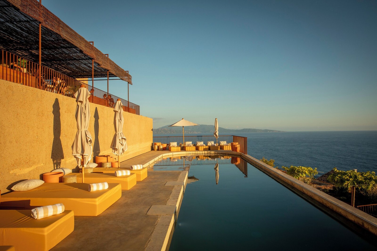 Hôtel MYLOS, the pool