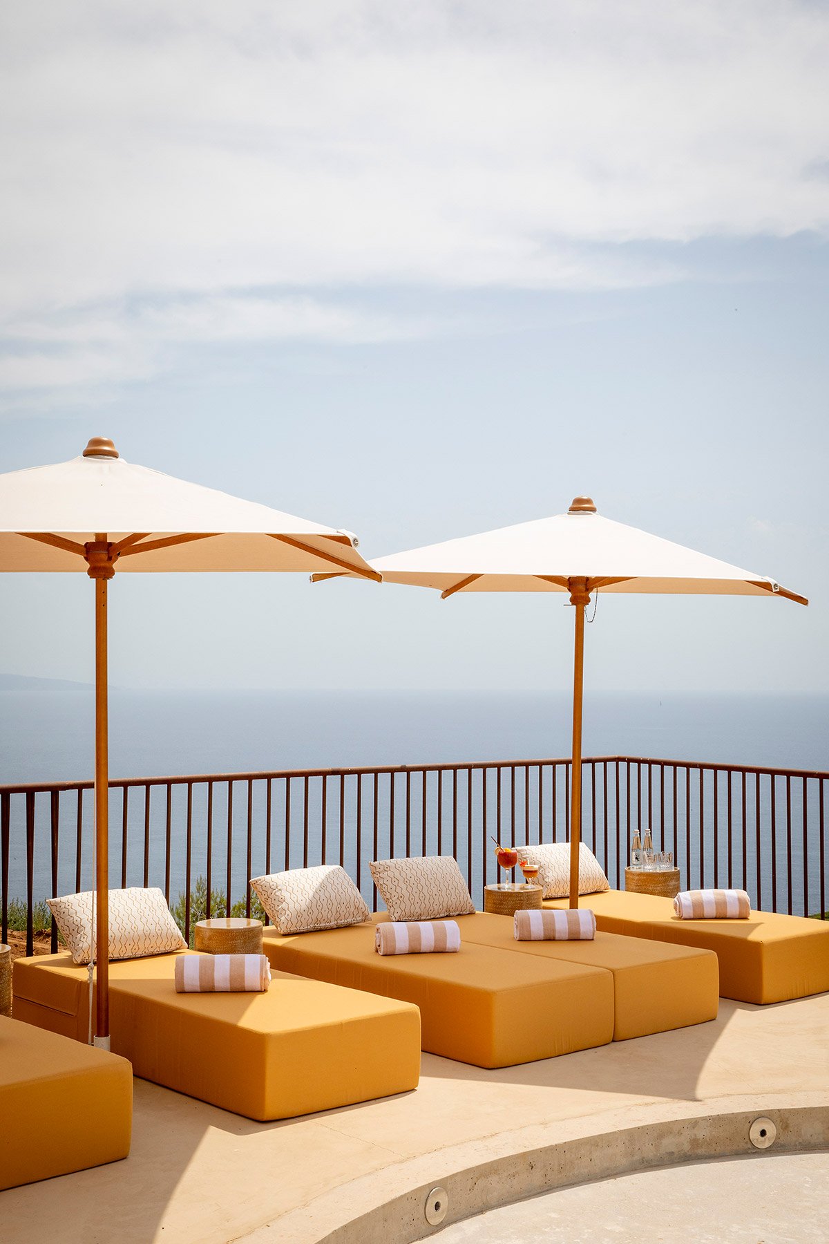 Hôtel MYLOS, the pool