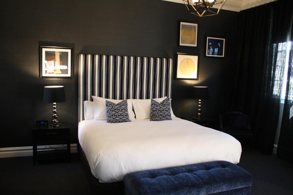 Mrs Banks Hotel — rooms