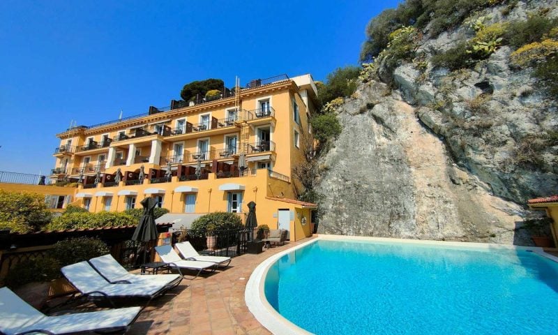 La Pérouse, the pool
