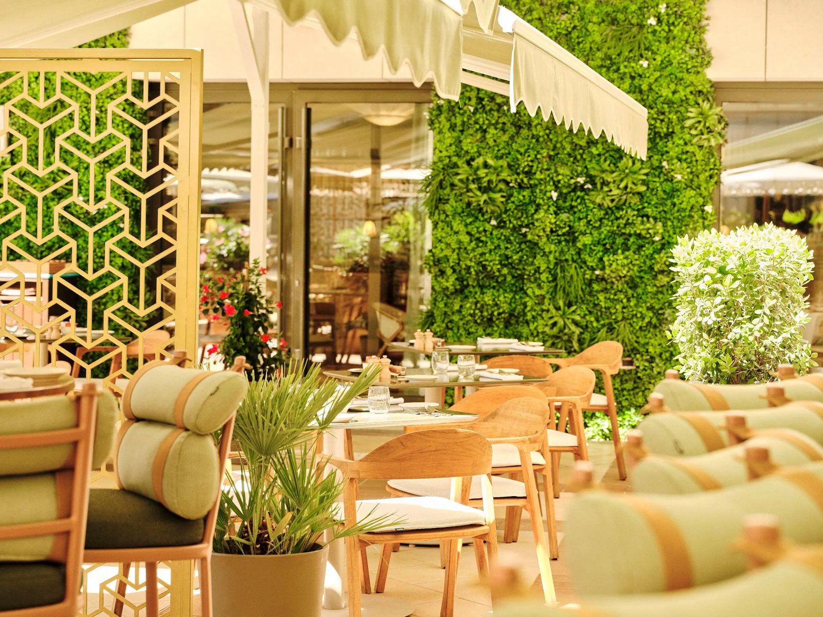 Hôtel Palais de la Méditerranée - The Unbound Collection by Hyatt, zouzou restaurant