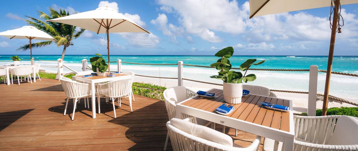 Pink Sands Resort, blue bar & kitchen