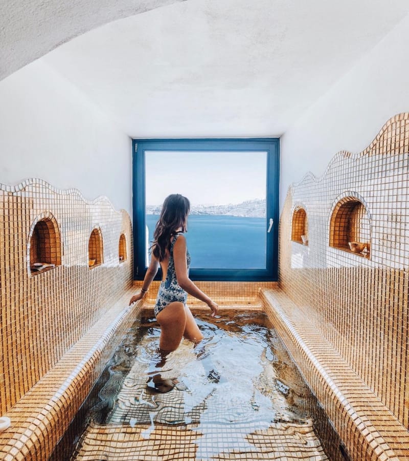 Astarte Suites, whirlpool baths