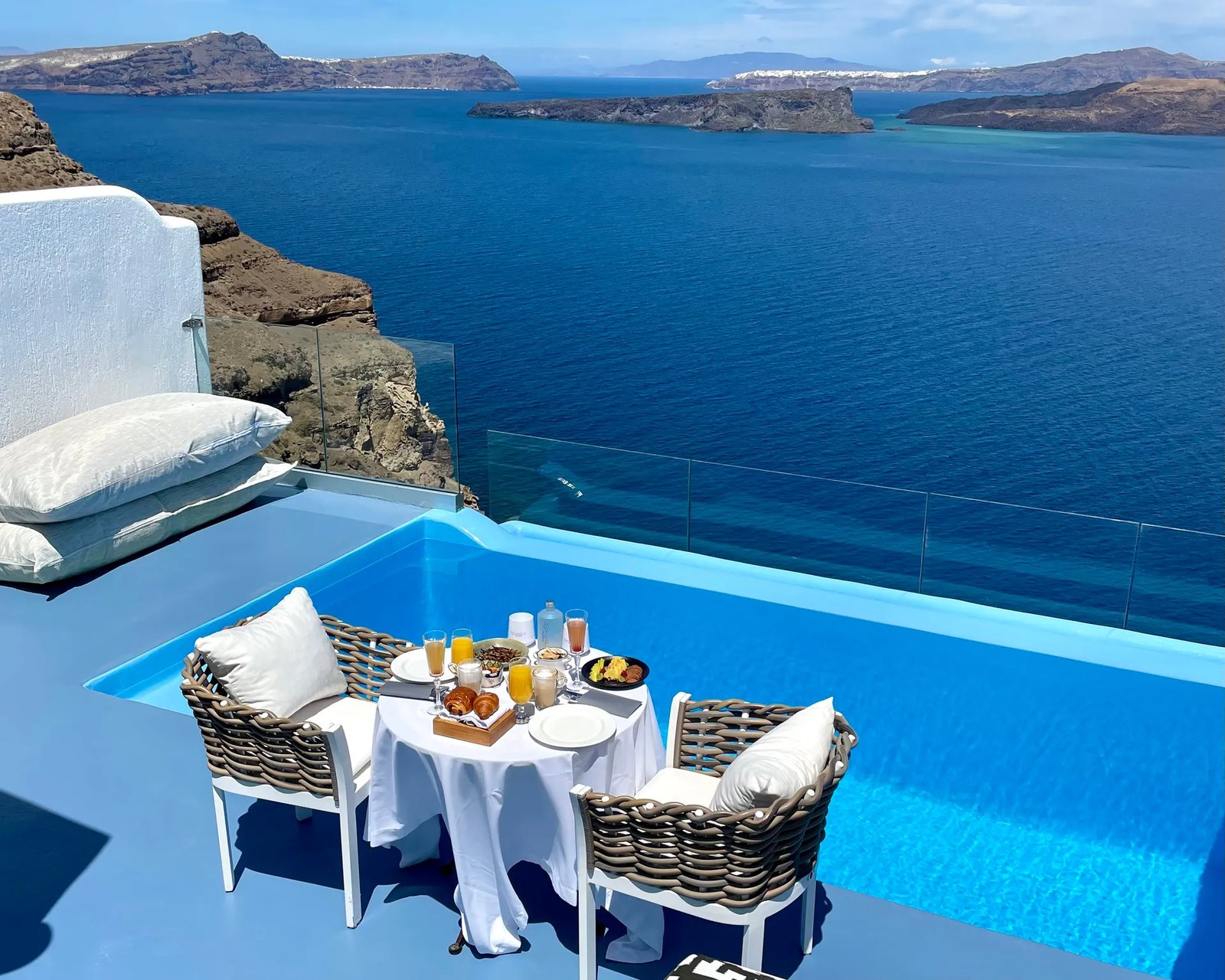 Astarte Suites