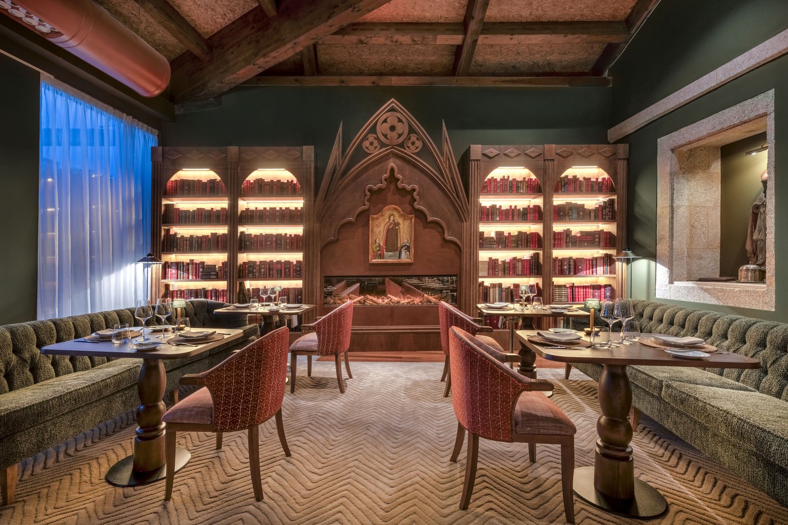 Hotel Palacio del Carmen, Autograph Collection, at the table