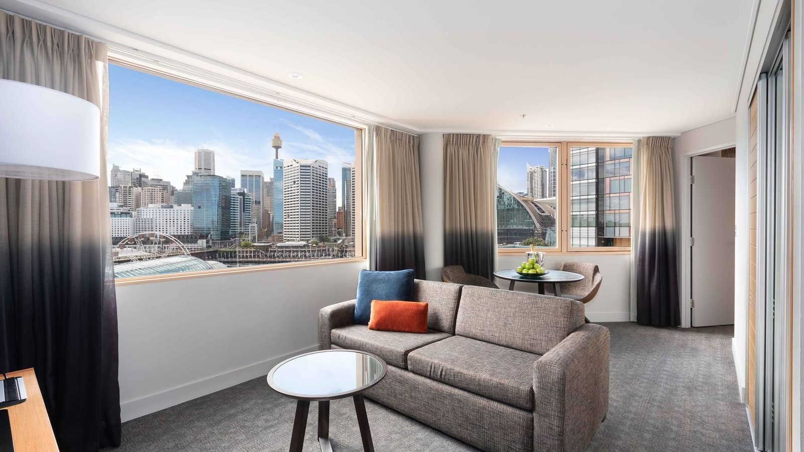 Novotel Sydney Darling Harbour — vibe