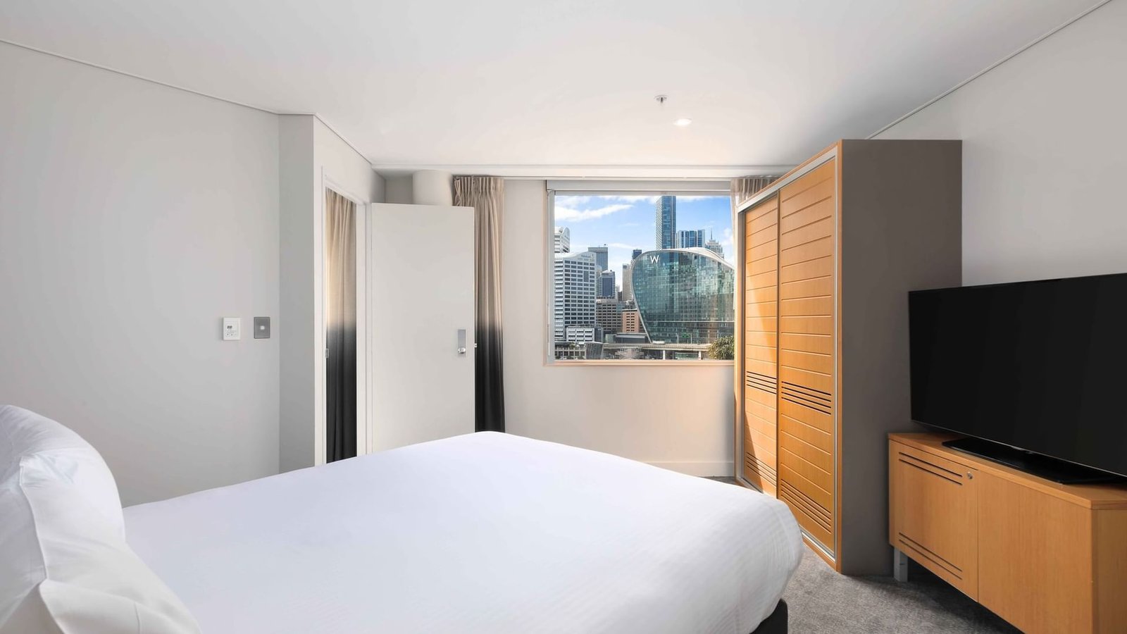 Novotel Sydney Darling Harbour — rooms