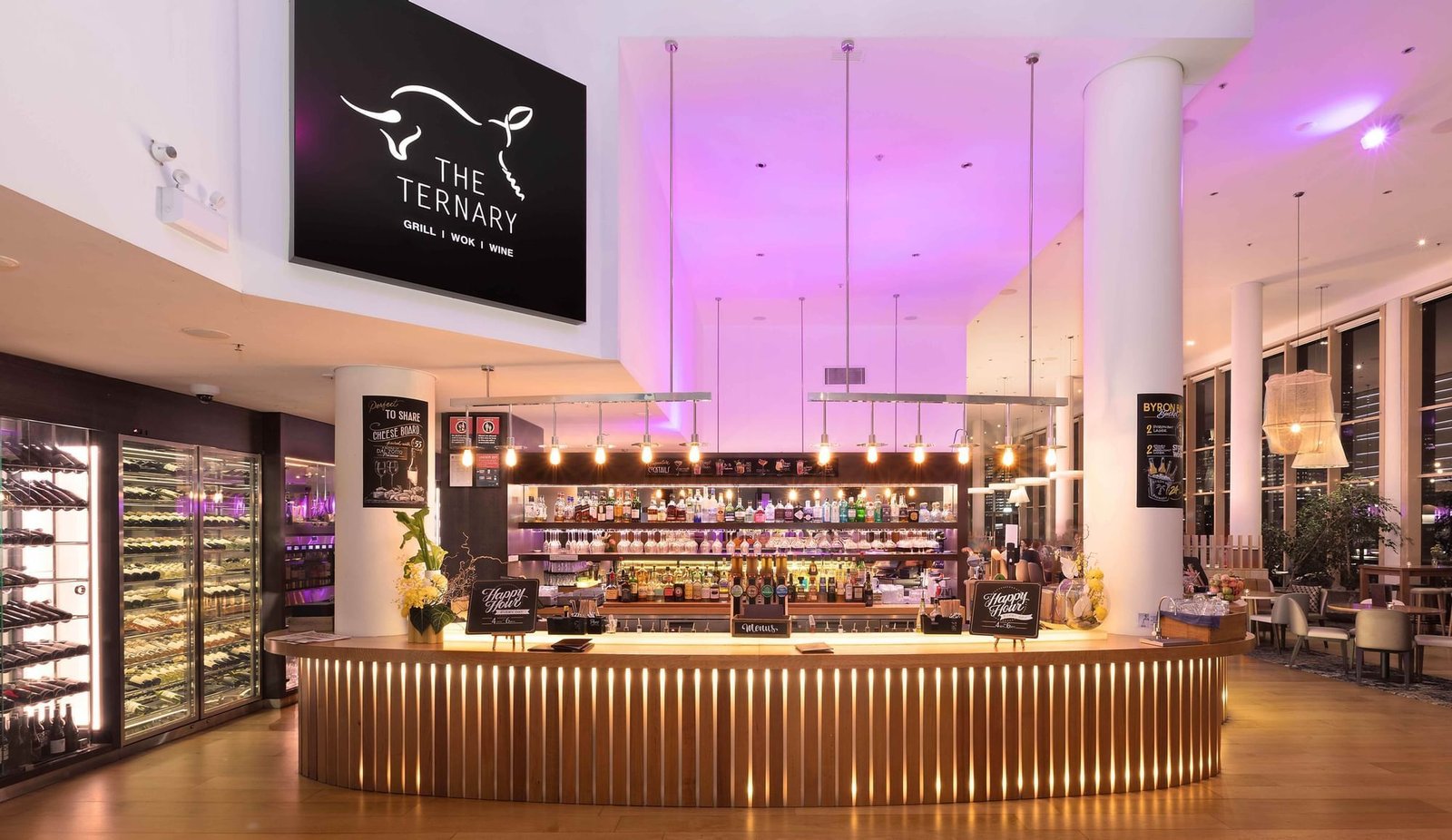 Novotel Sydney Darling Harbour — eat & drink