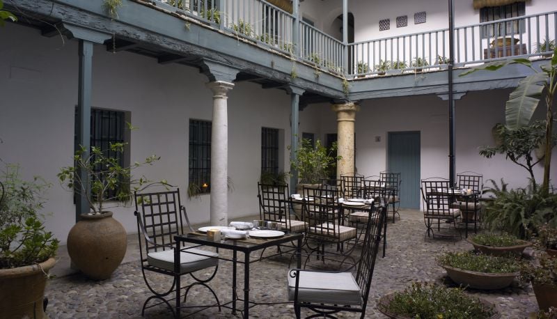 Hospes Las Casas del Rey de Baeza, at the table
