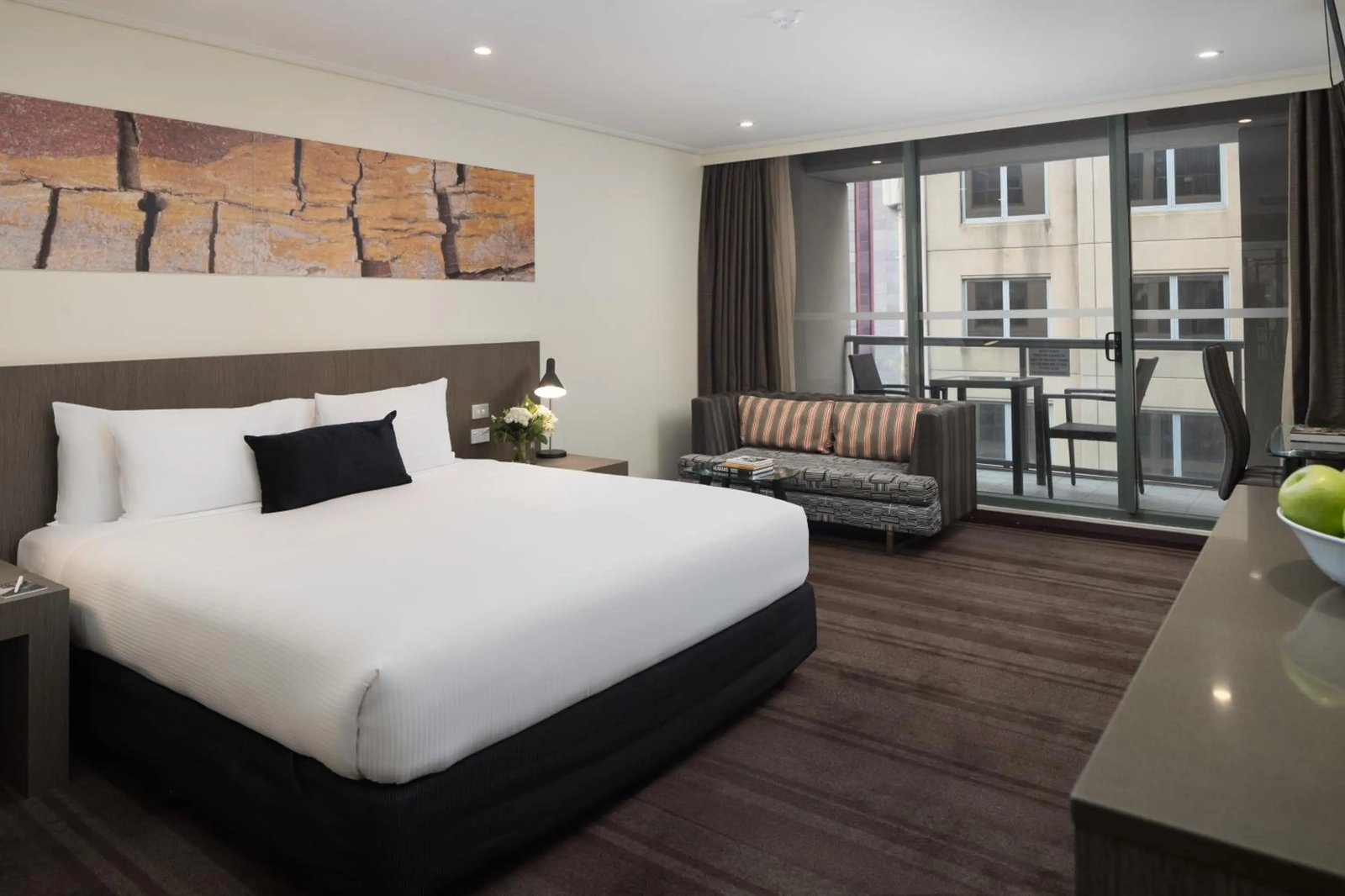 Rydges World Square — rooms