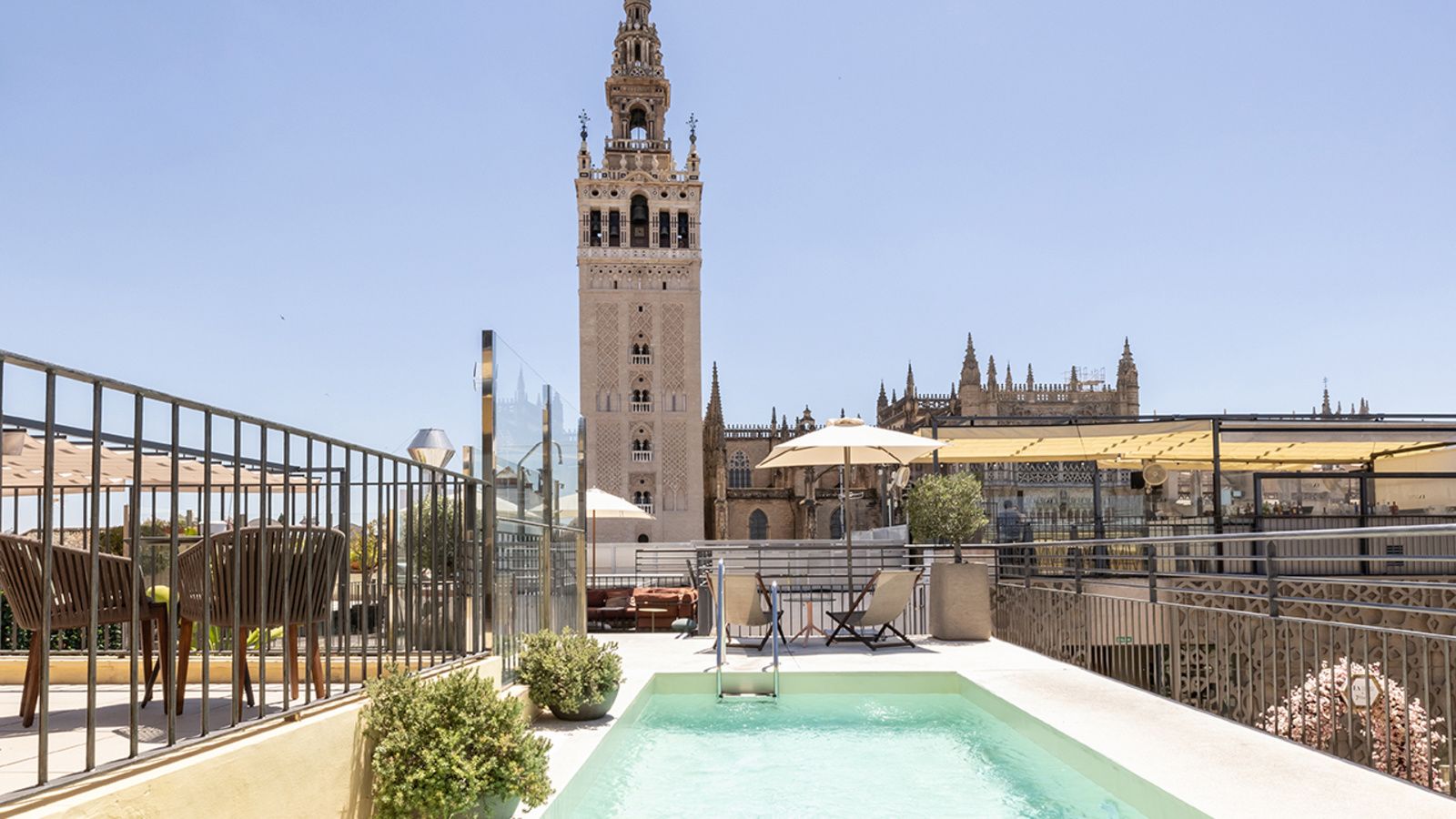EME Catedral Mercer Hotel, the pool