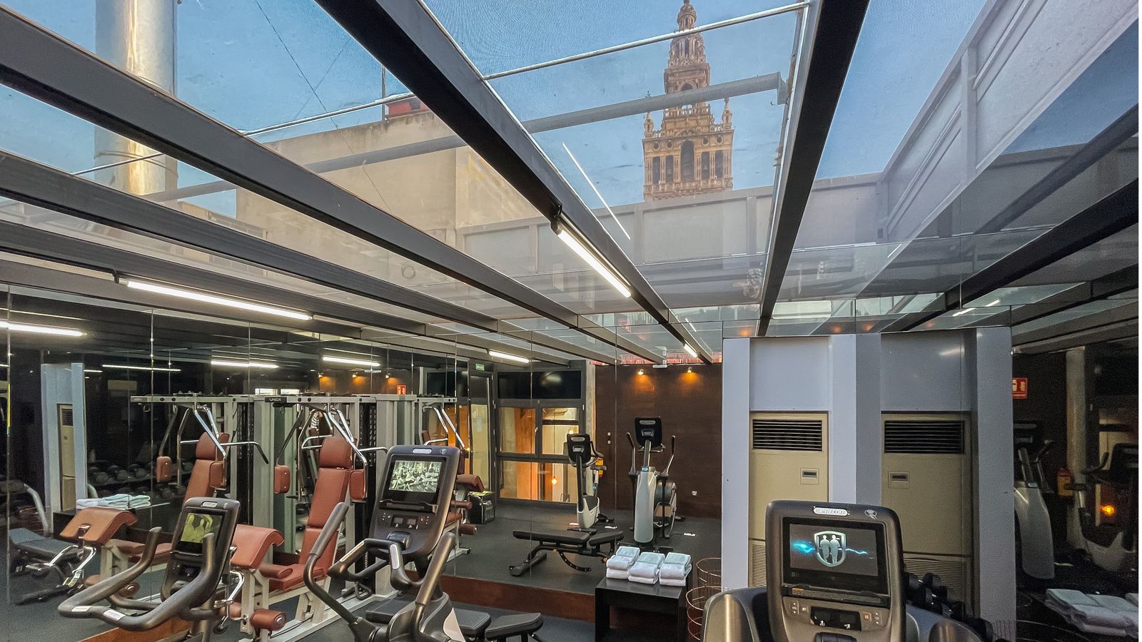 EME Catedral Mercer Hotel, the spa