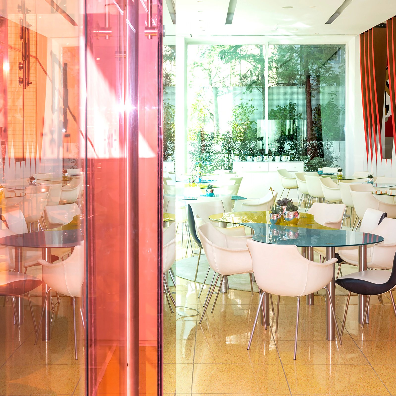 Semiramis Hotel, at the table