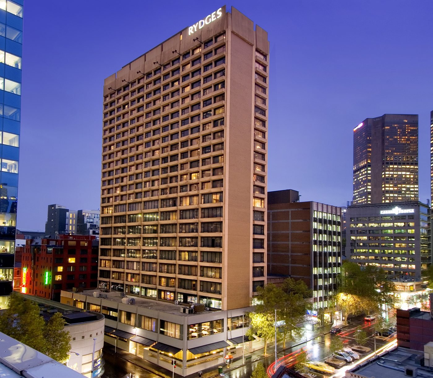 Rydges Melbourne — vibe