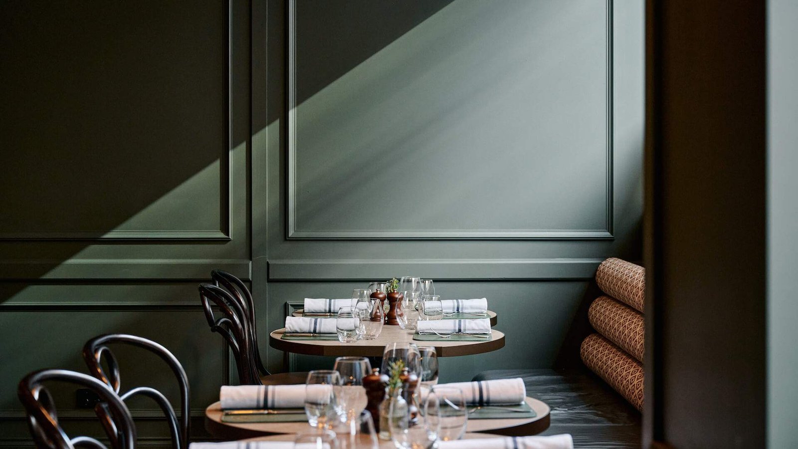 Rydges Melbourne — eat & drink