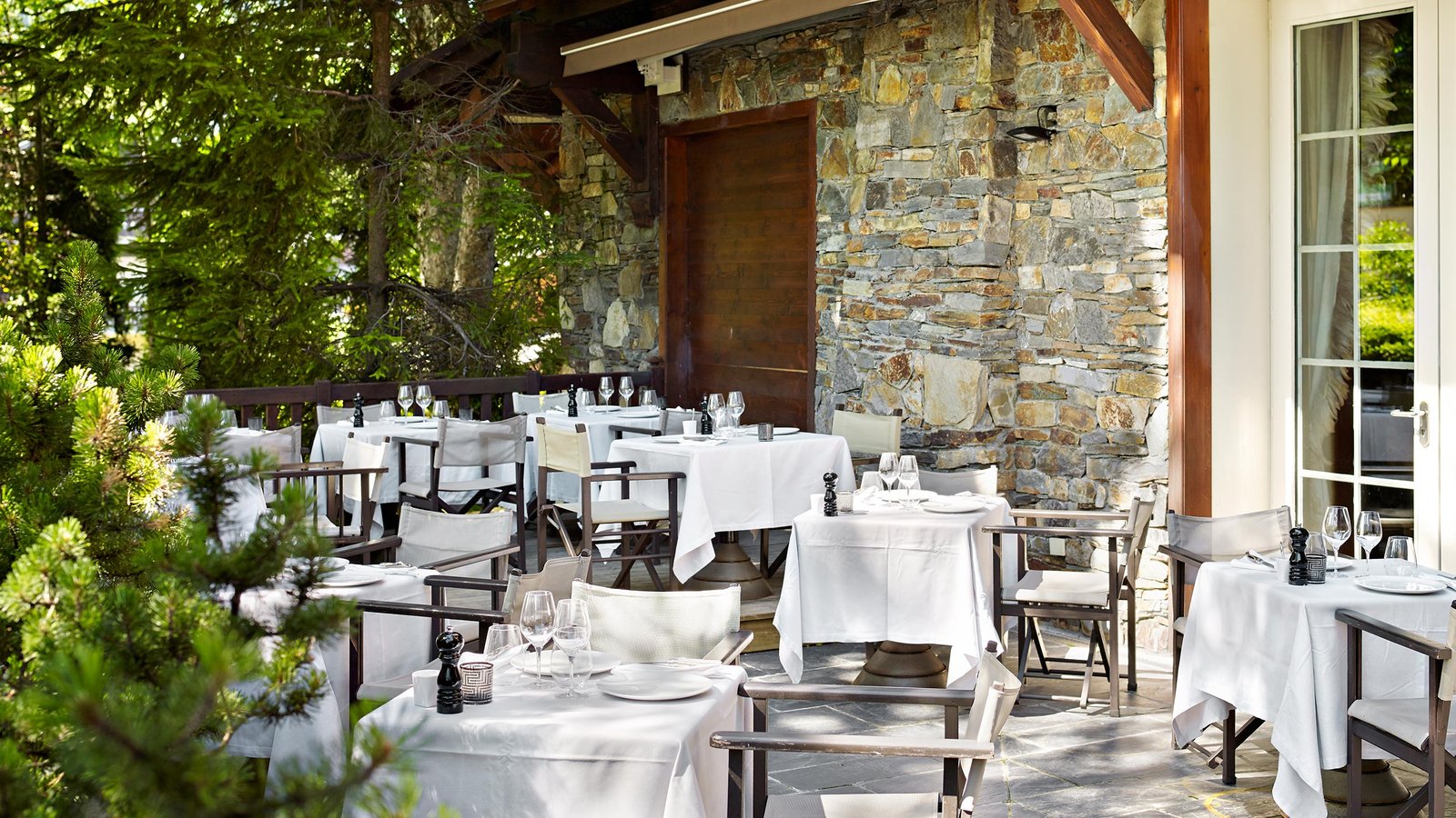 Hôtel Lodge Park Megève, at the table