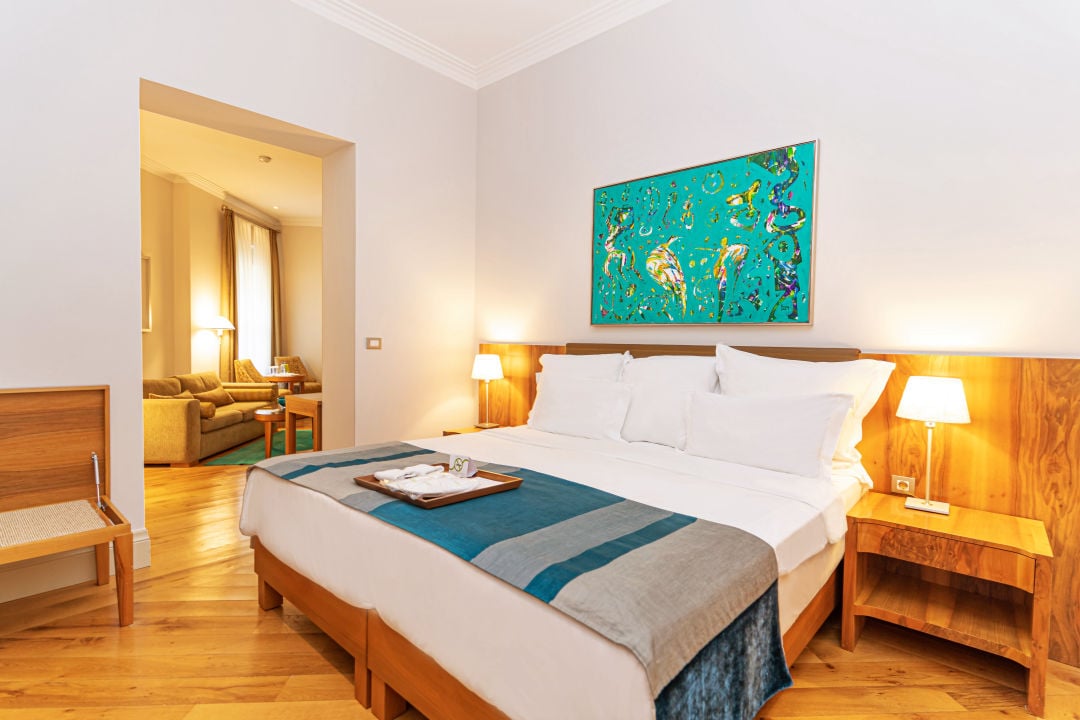 Tomtom Suites