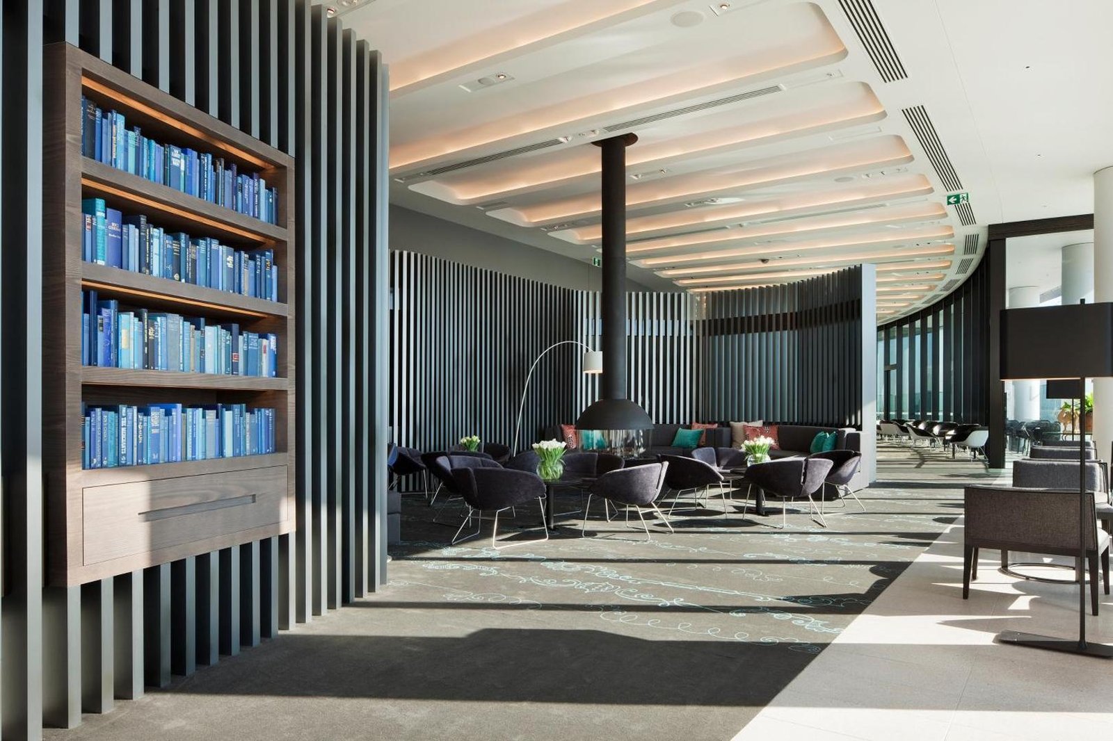 Crown Metropol — vibe