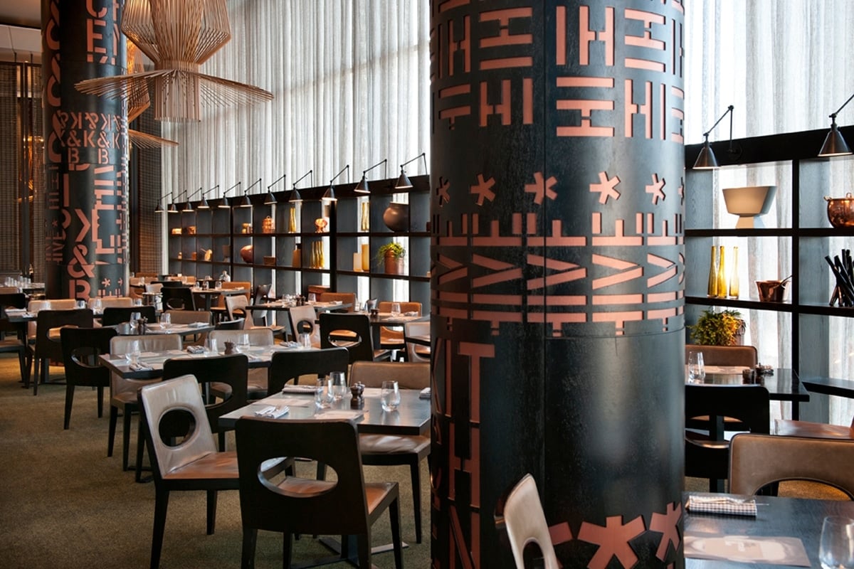 Crown Metropol, mr. hive kitchen & bar