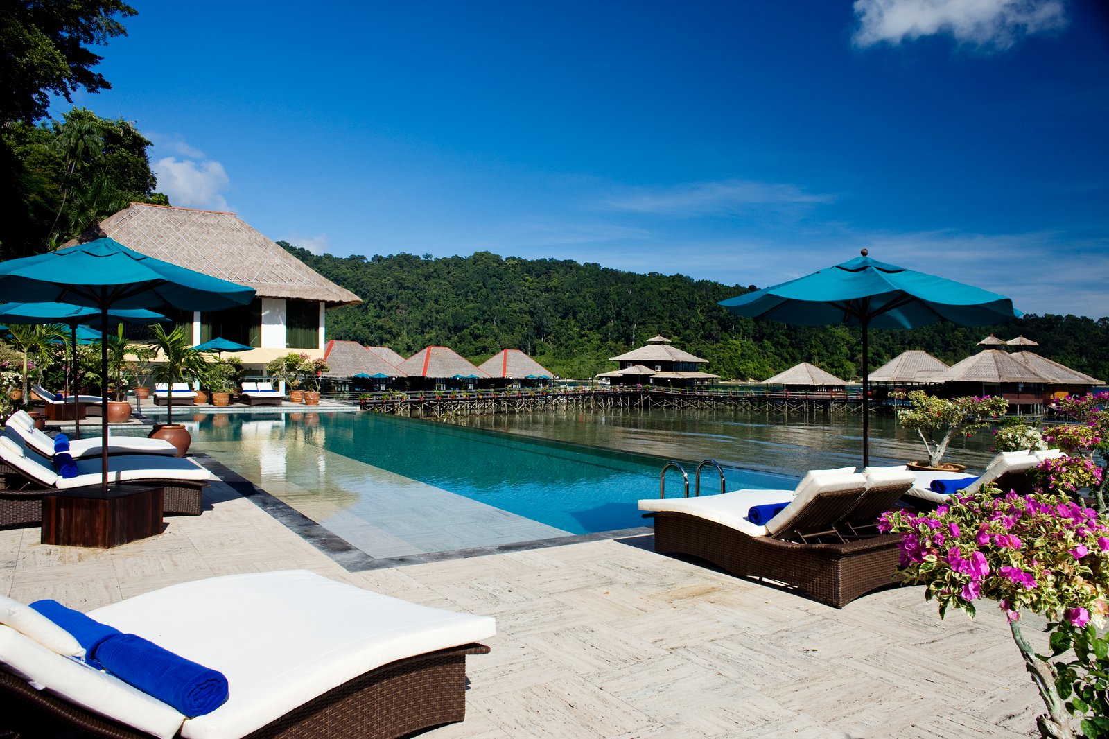 Gayana Marine Resort, the pool