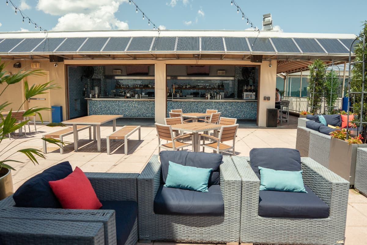 Moonrise Hotel, rooftop garden bar