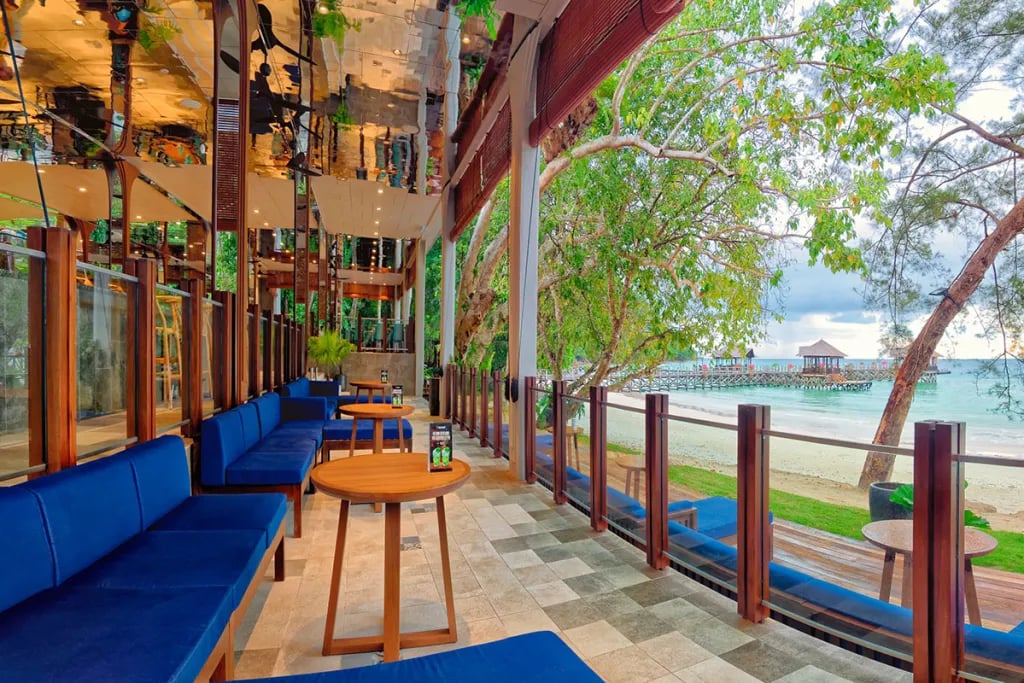 Bungaraya Island Resort, pantai restaurant