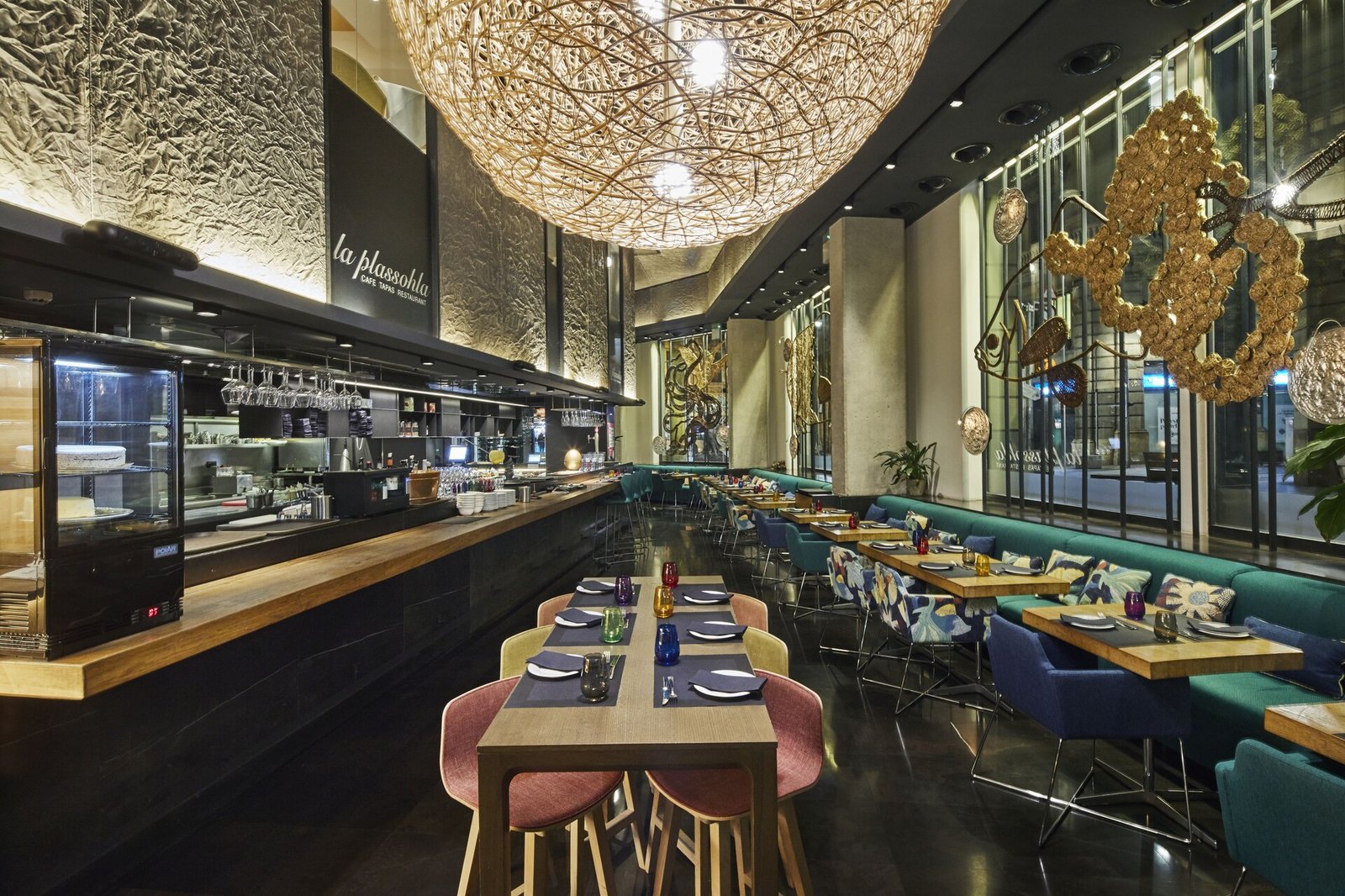 Hotel Ohla, at the table