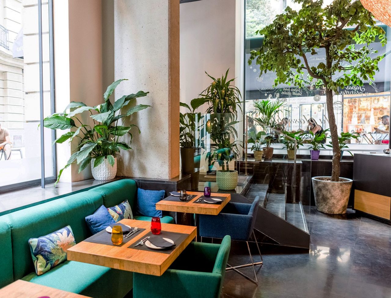 Hotel Ohla, at the table