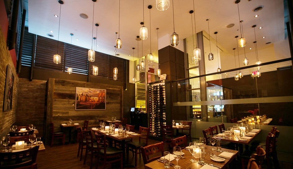 Executive Hotel Cosmopolitan Toronto, at the table